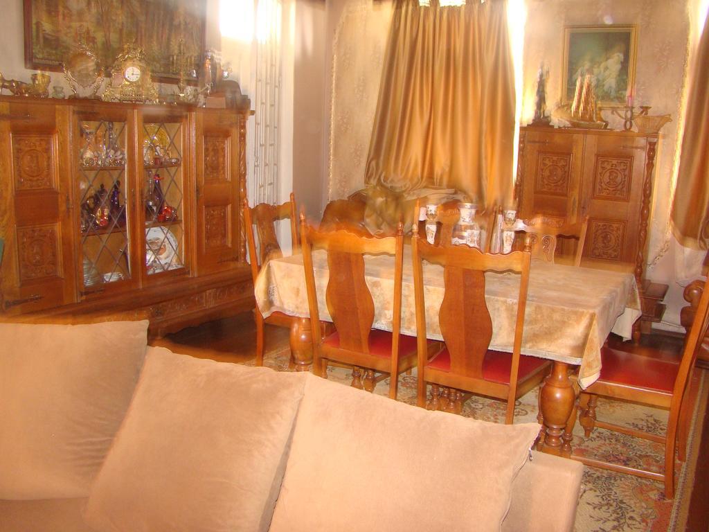 Guest House Temuri Batumi Bagian luar foto