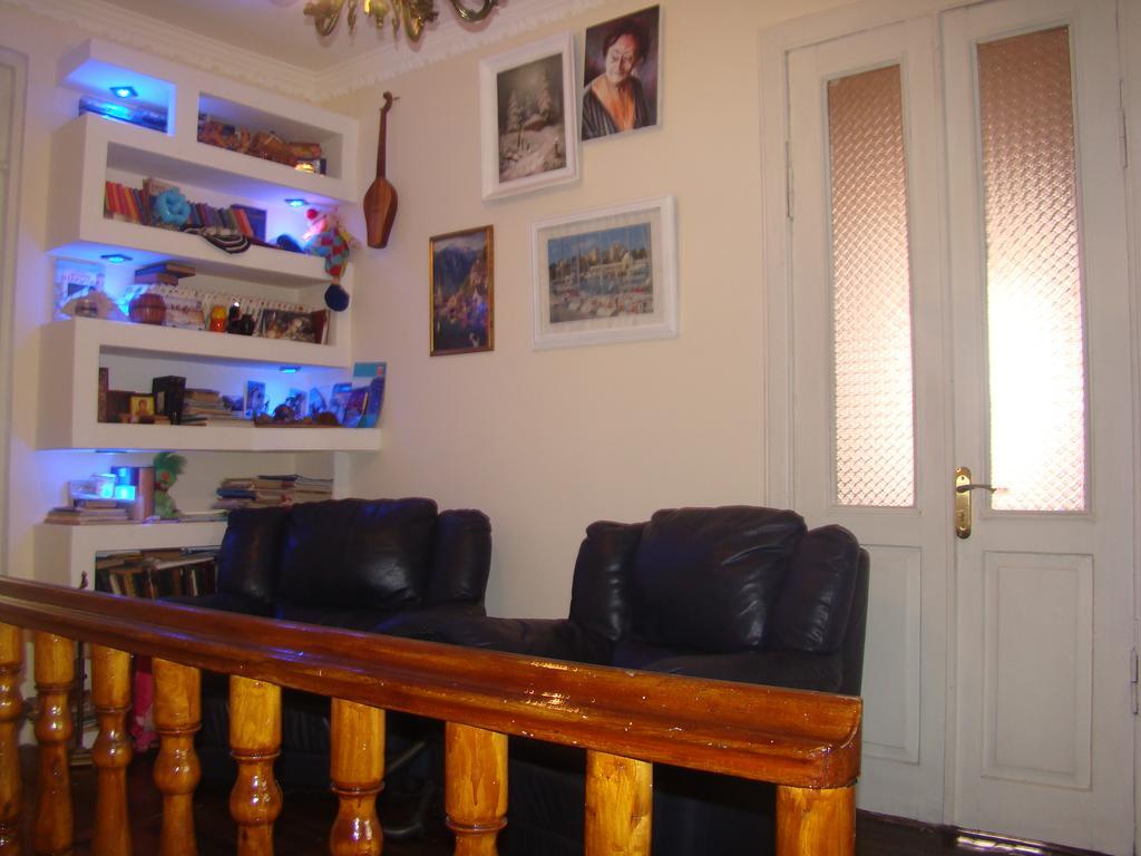 Guest House Temuri Batumi Bagian luar foto