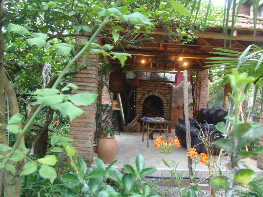 Guest House Temuri Batumi Bagian luar foto