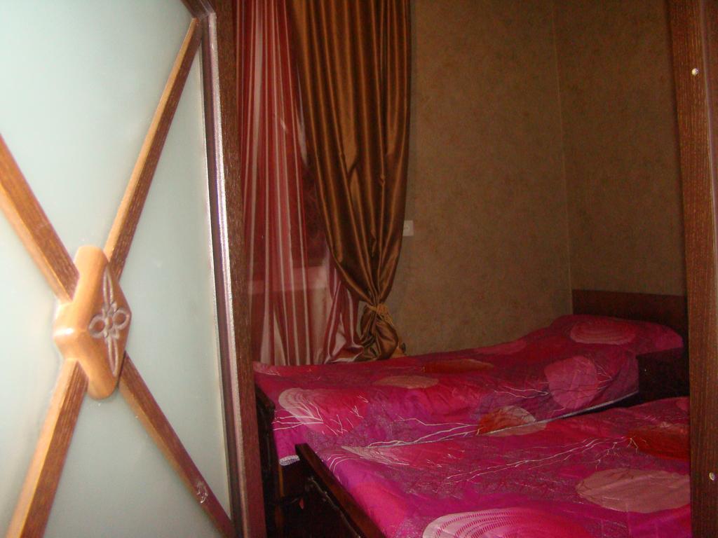 Guest House Temuri Batumi Bagian luar foto
