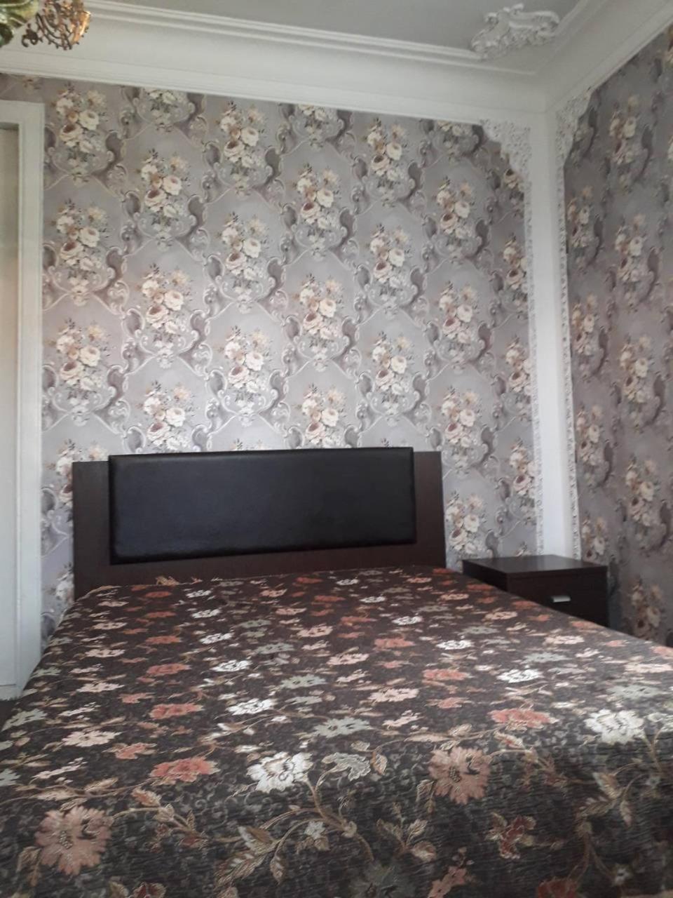 Guest House Temuri Batumi Bagian luar foto